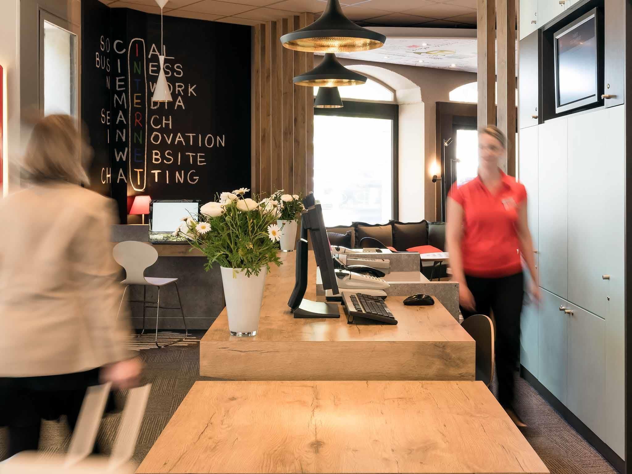 المنشأة من الخارج