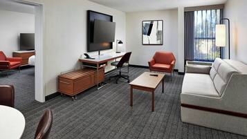 Suite, 1 Bedroom | Living area