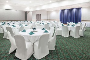Banquet hall - Days Inn by Wyndham Kirksville (Kirksville)