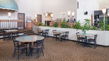 Café da manhã continental grátis todos os dias
