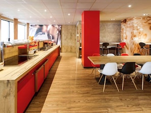 Daily buffet breakfast (EUR 17 per person)