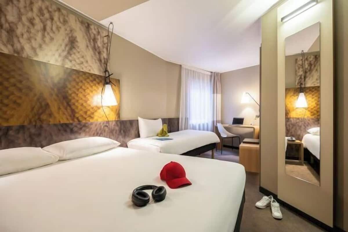 1 habitación, ropa de cama de alta calidad y escritorio