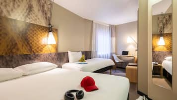 Triple Room, Multiple Beds | Premium bedding, desk, soundproofing, free WiFi