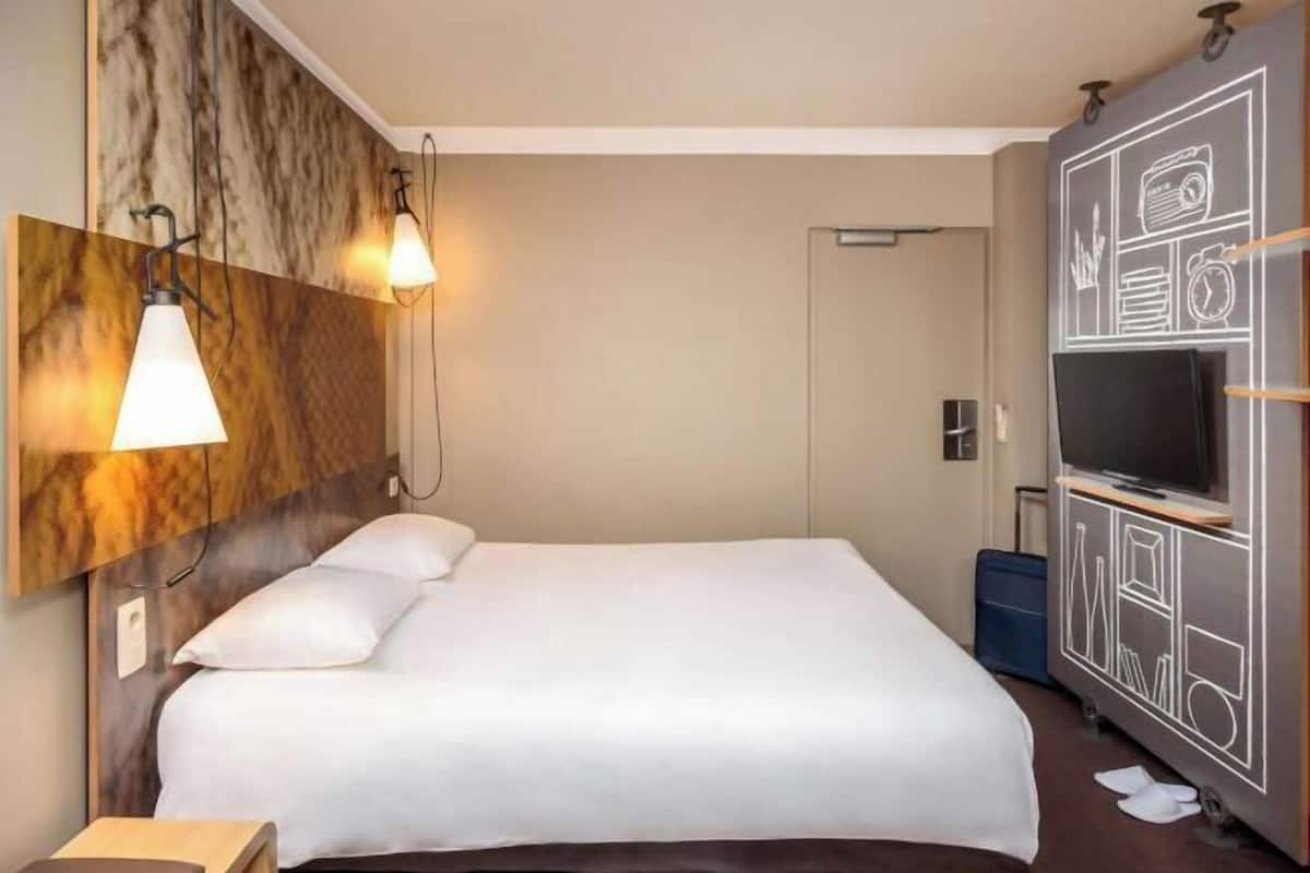 1 habitación, ropa de cama de alta calidad y escritorio