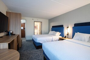 Premium bedding, pillowtop beds, in-room safe, desk - Hampton Inn by Hilton York (York)