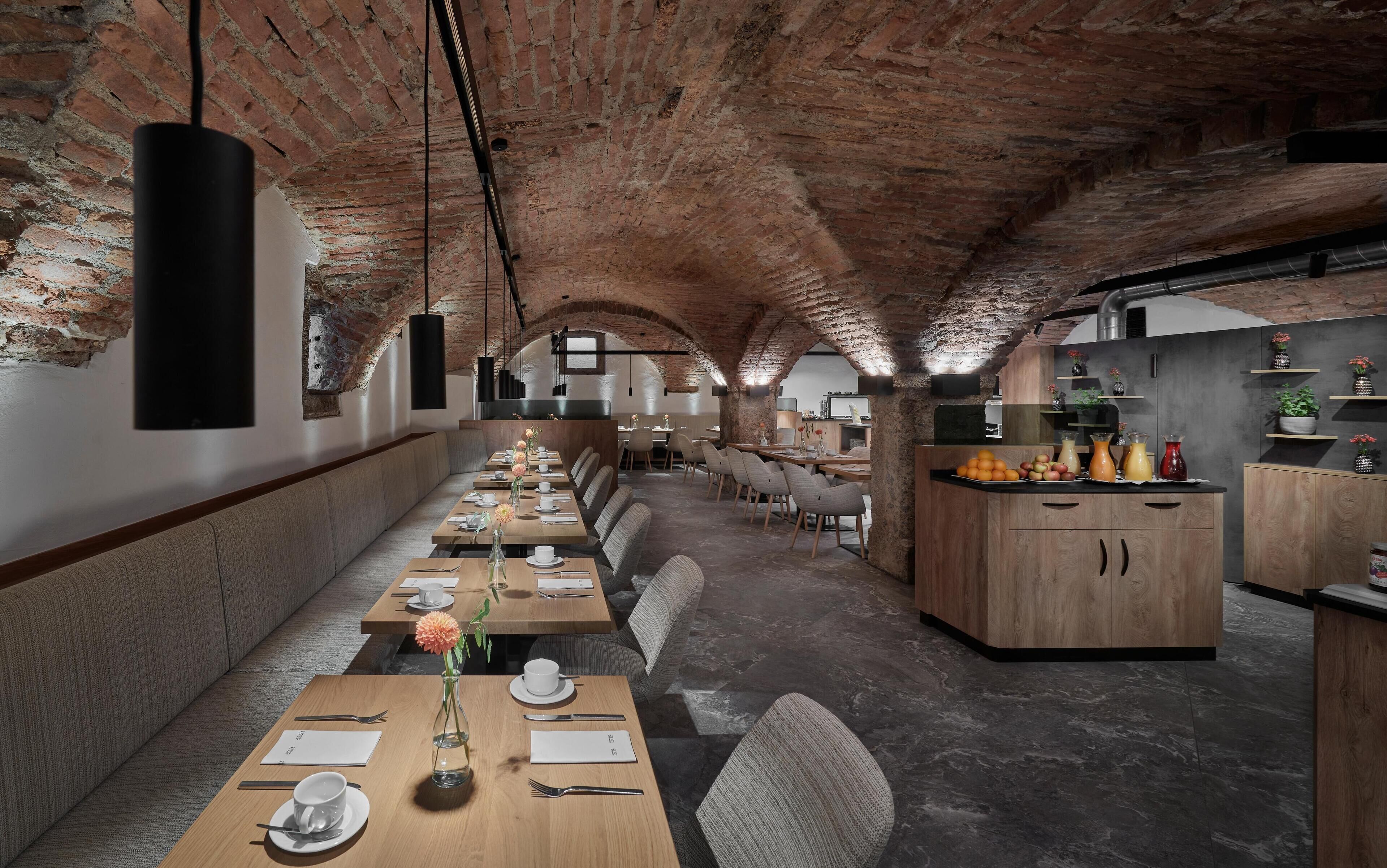 Desayuno buffet (EUR 20 por persona) 