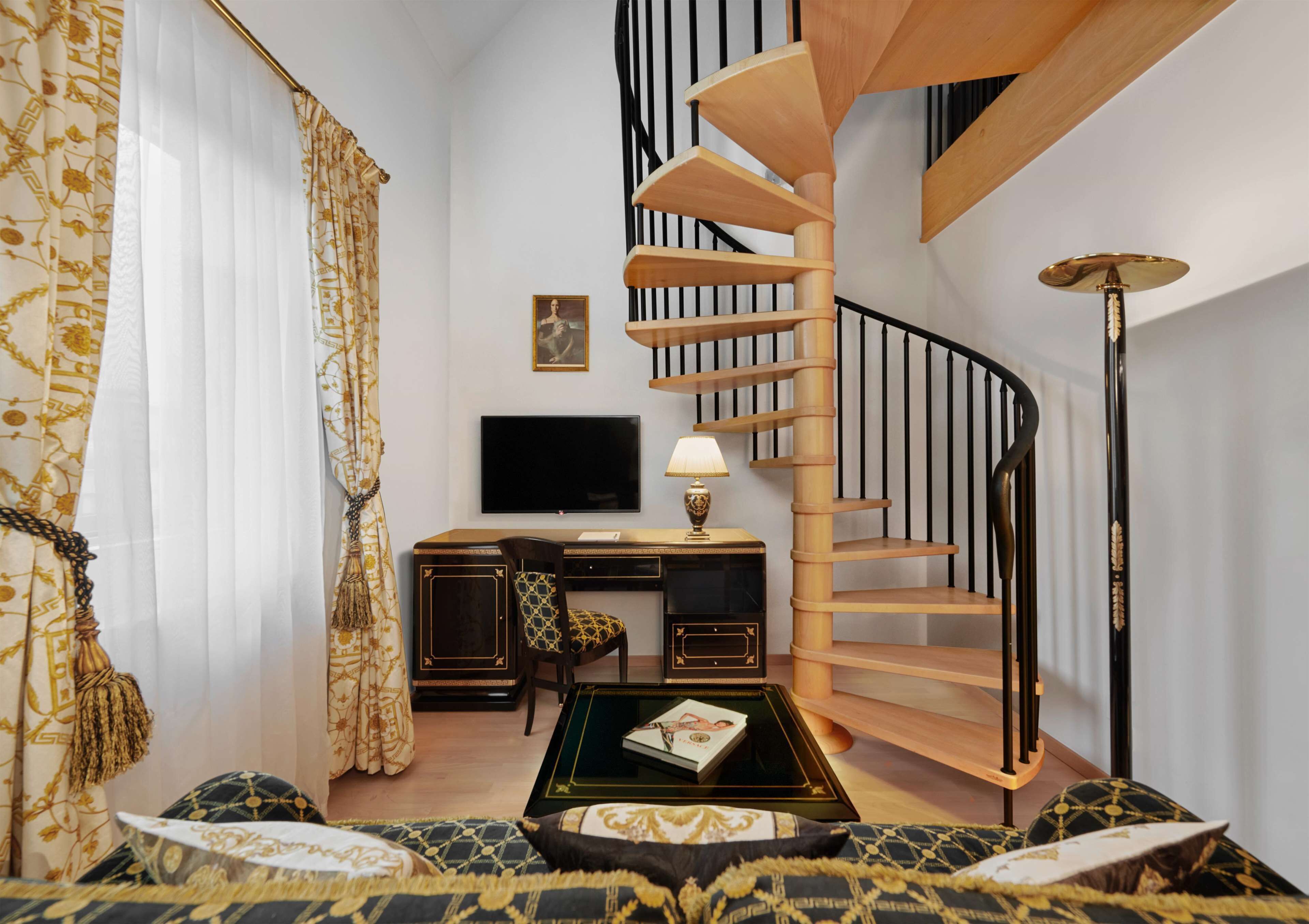 signature suite | 1 bedroom, premium bedding, in-room safe, free wifi