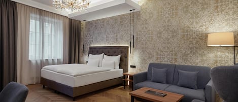 Premium bedding, in-room safe, free WiFi, bed sheets