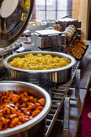 Free daily buffet breakfast