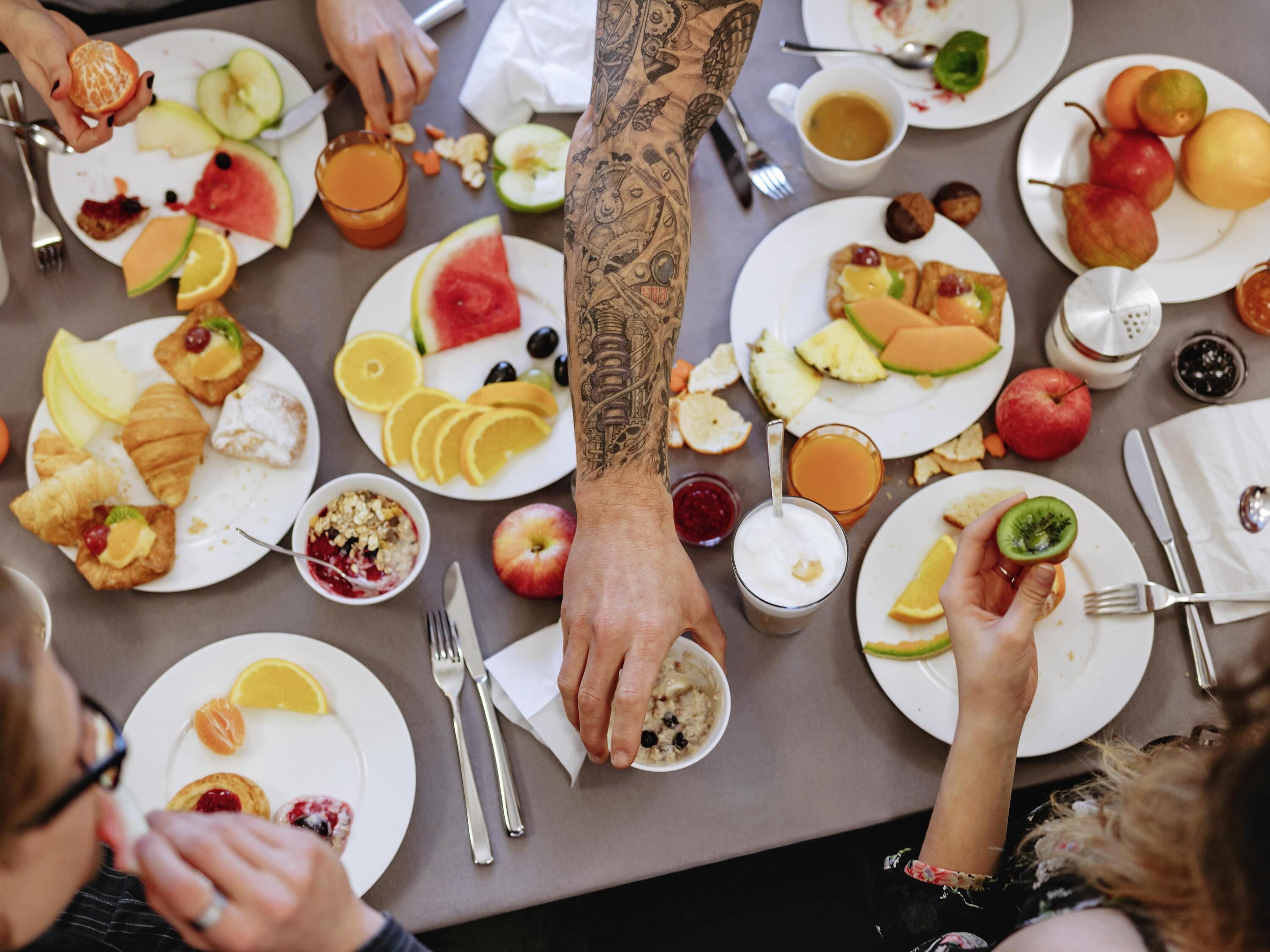 Tägliches Frühstücksbuffet gegen Gebühr