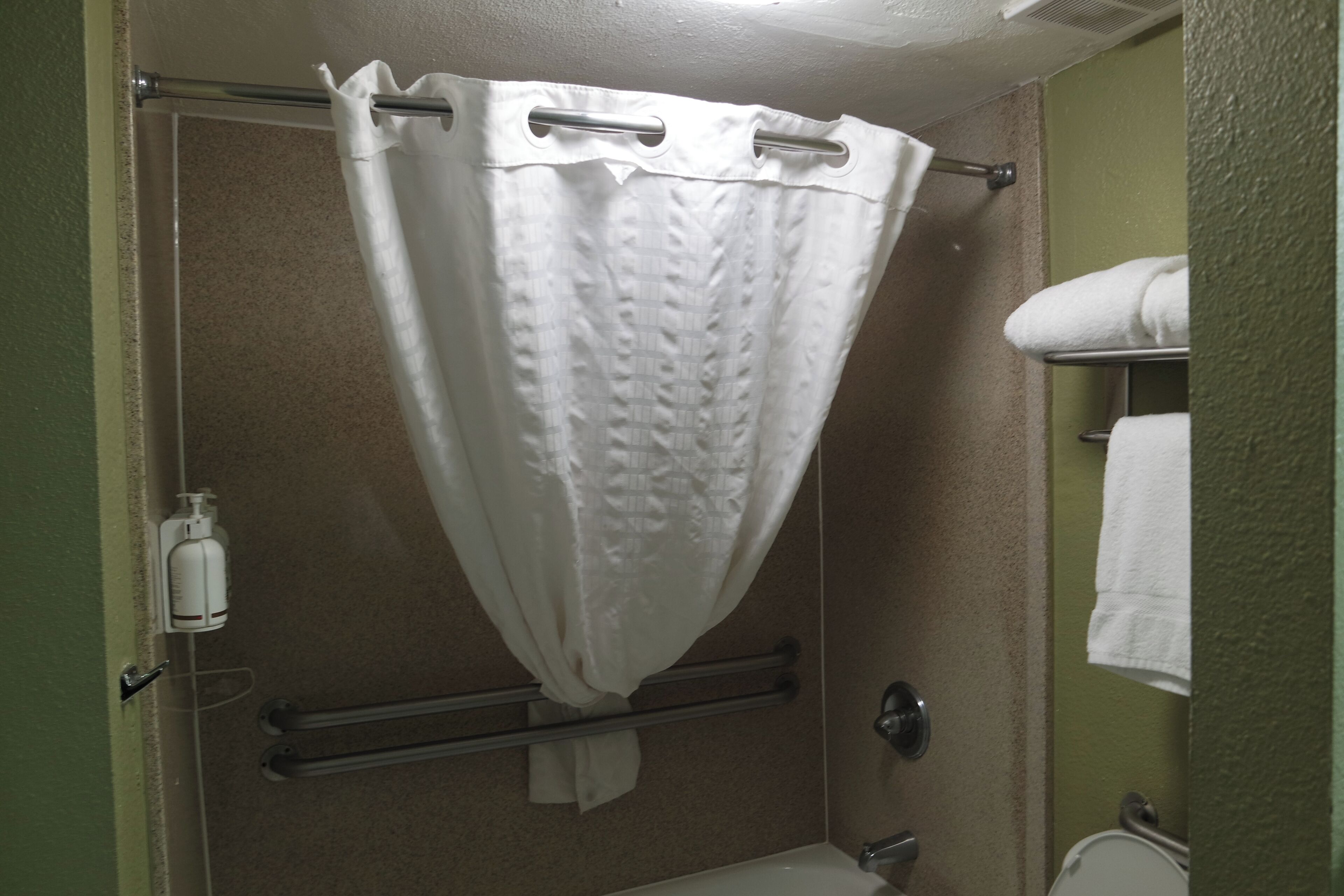 Photo - Travelodge by Wyndham North Charleston