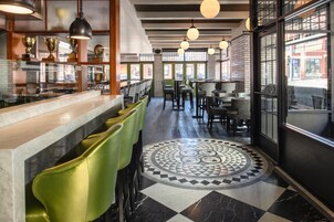 Bar (en la propiedad)