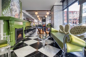 Sala de estar en el lobby