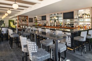 Bar (on property) - Staypineapple, A Delightful Hotel, South End (Boston)