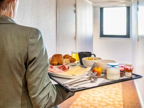 Daily buffet breakfast for a fee - Hôtel Mercure Lyon Centre Lumière (Lyon)