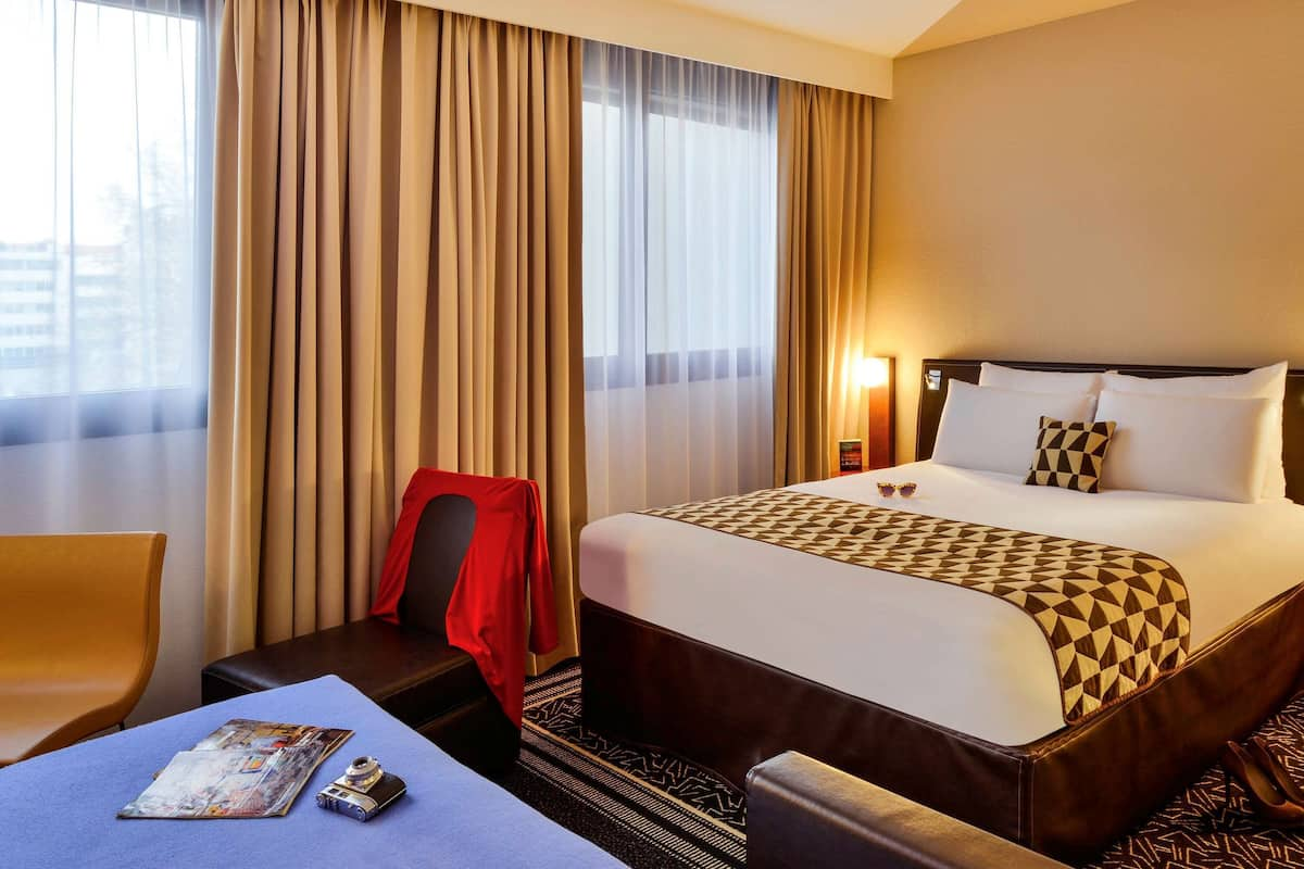 Privilege, Room, 1 Double Bed with Sofa bed | Premium bedding, minibar, in-room safe, desk