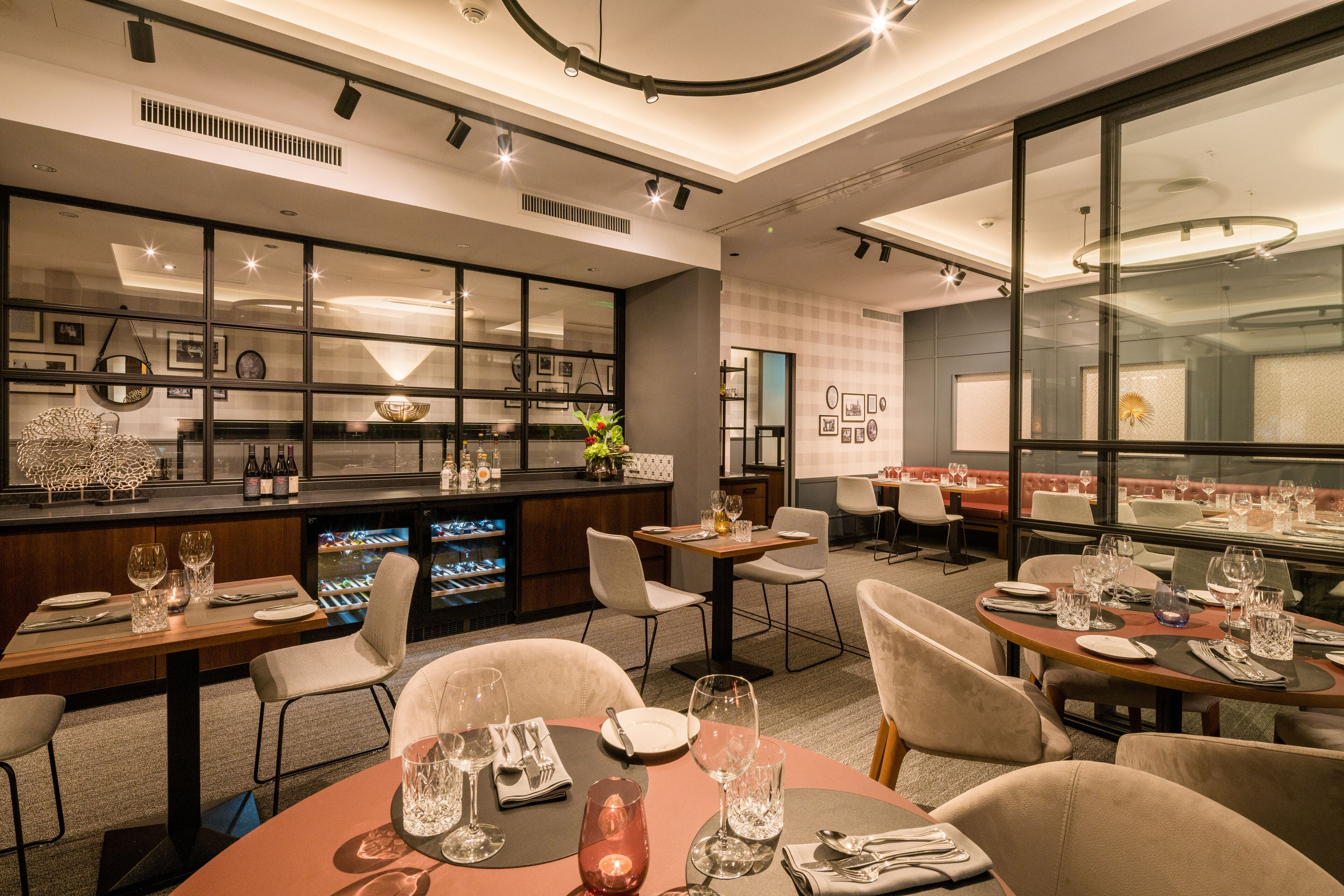 2 restaurants, breakfast, lunch, dinner served; german cuisine