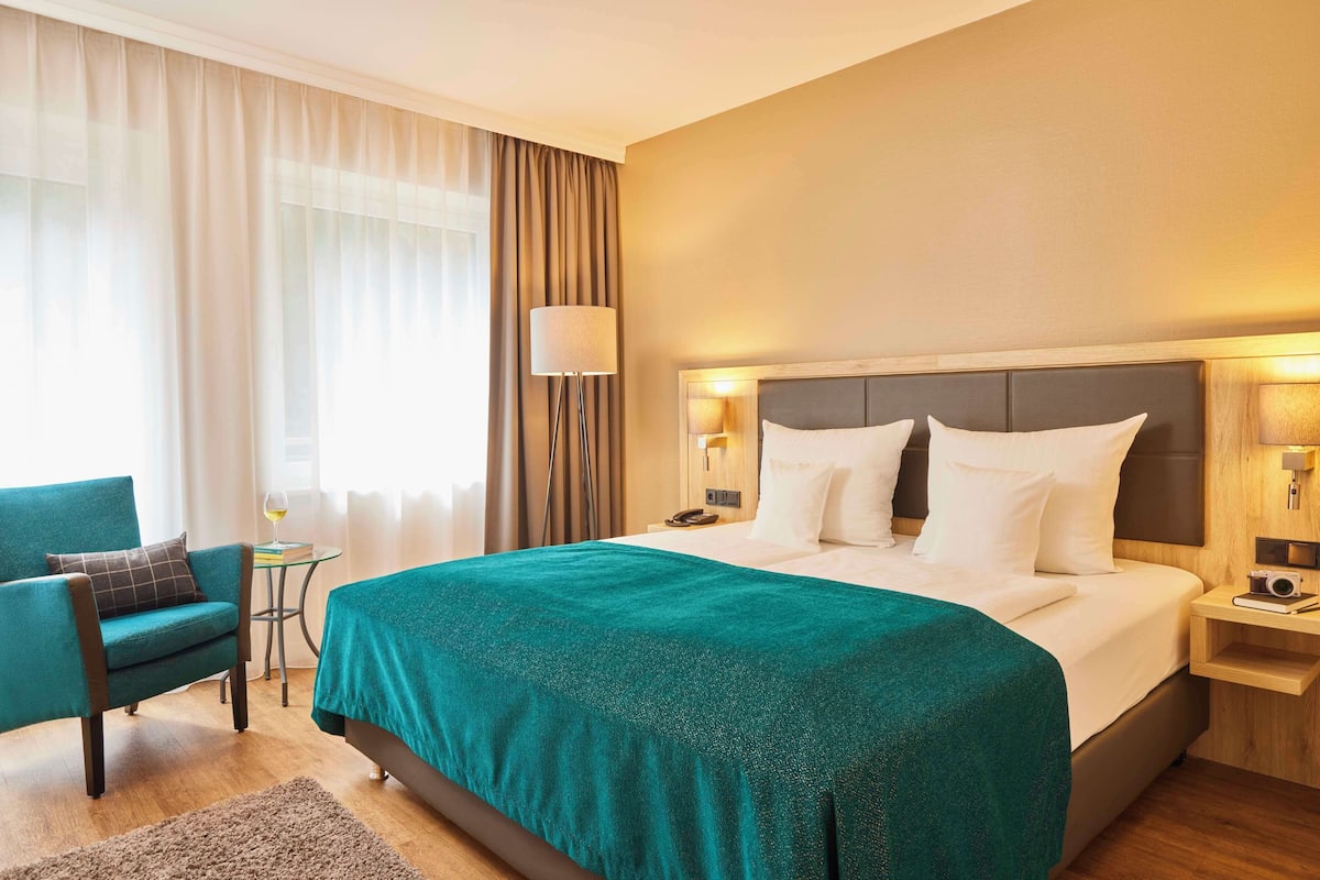 Premium Room, 1 Double Bed, Garden View (Quiet Location) | Hypo-allergenic bedding, in-room safe, individually decorated