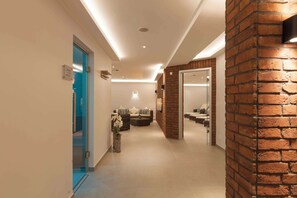 Sauna, steam room
