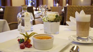 2 restaurants, breakfast, lunch, dinner served; German cuisine