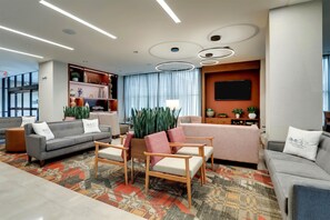 Lobby - Drury Plaza Hotel North Charleston (North Charleston)