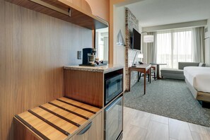 Premium bedding, desk, laptop workspace, blackout drapes - Drury Plaza Hotel North Charleston (North Charleston)