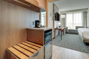 Ropa de cama de alta calidad y escritorio