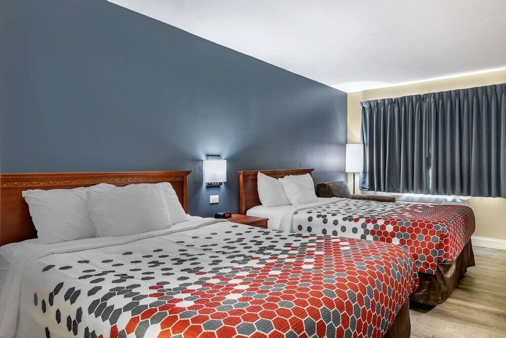 Desk, laptop workspace, free WiFi, bed sheets