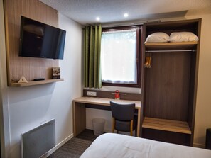 Standard Room | Television