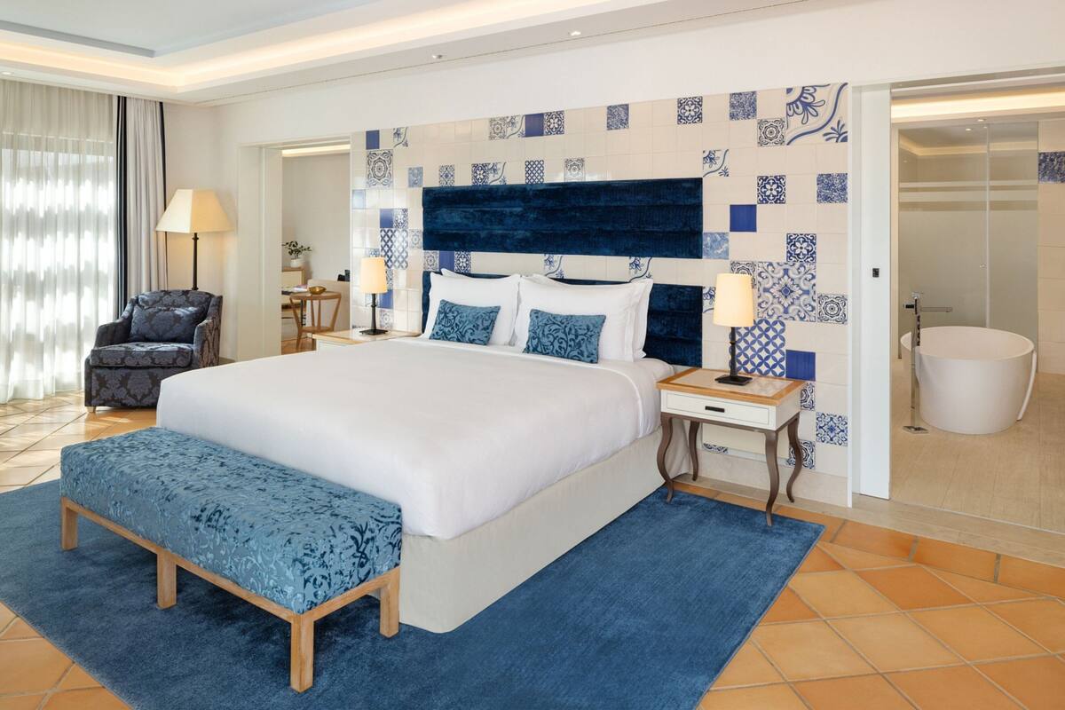 Suite, 1 Bedroom, Balcony | Premium bedding, pillow-top beds, minibar, in-room safe