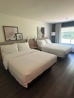 Colchones con pillow-top, escritorio y espacio para trabajar con laptop 