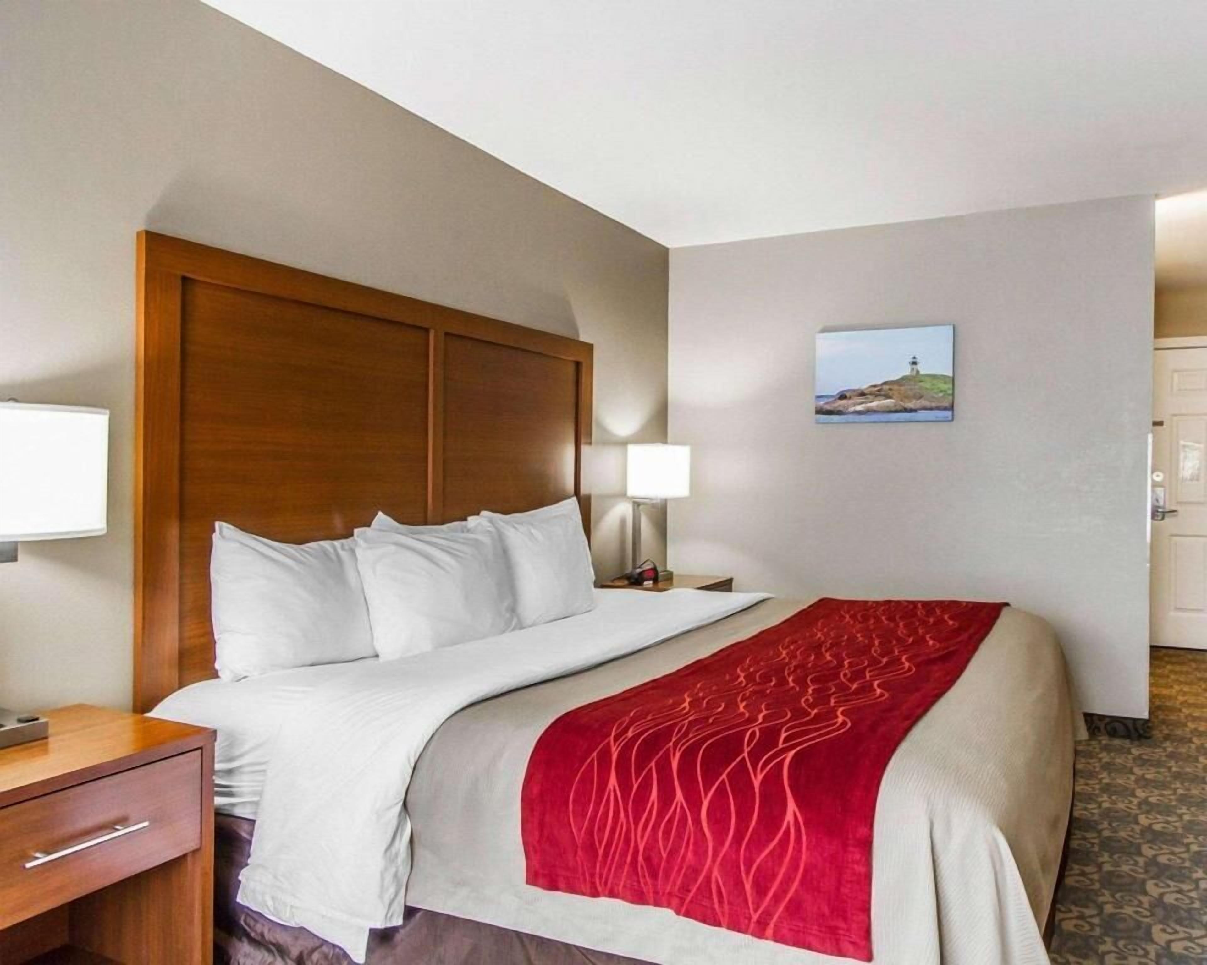 Pillowtop beds, desk, laptop workspace, blackout drapes