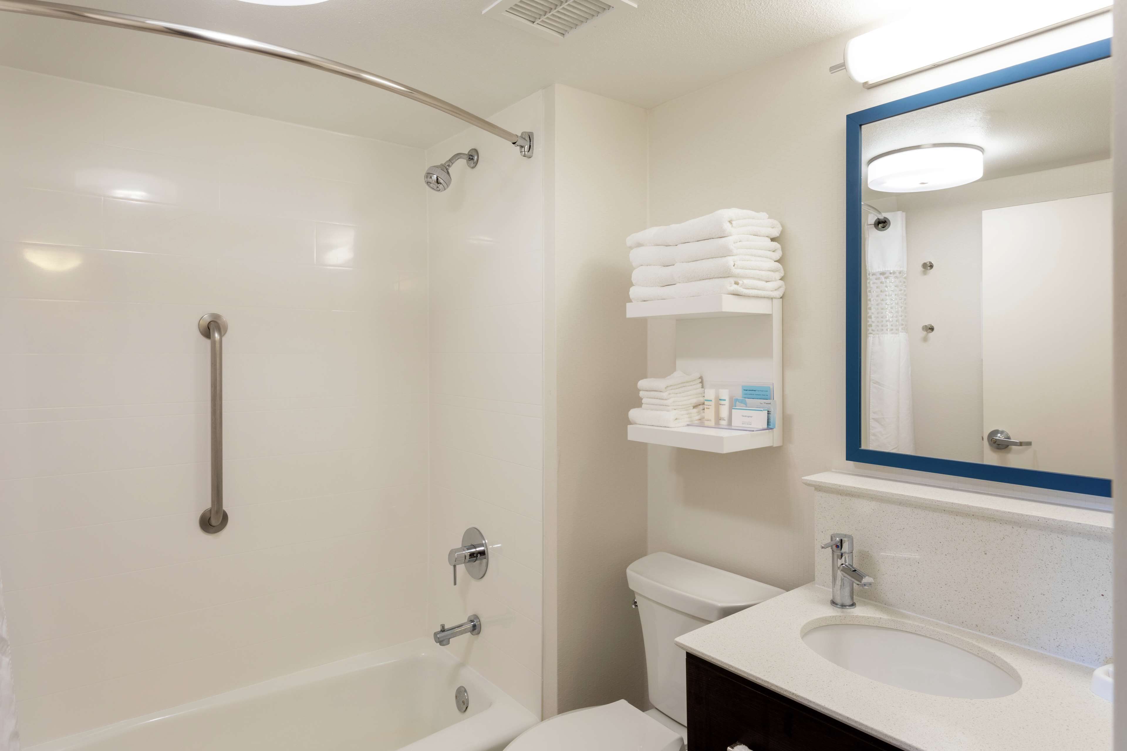 standard room, 2 queen beds | bathroom | combined shower/bathtub, free toiletries, hair dryer, towels