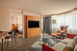 Executive-svíta - 1 tvíbreitt rúm | Rúmföt af bestu gerð, míníbar, öryggishólf í herbergi, skrifborð