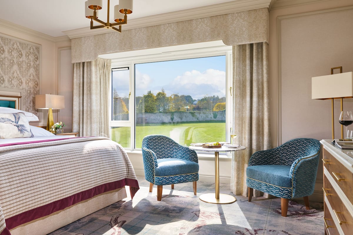 Superior Double Room | 1 bedroom, premium bedding, minibar, in-room safe