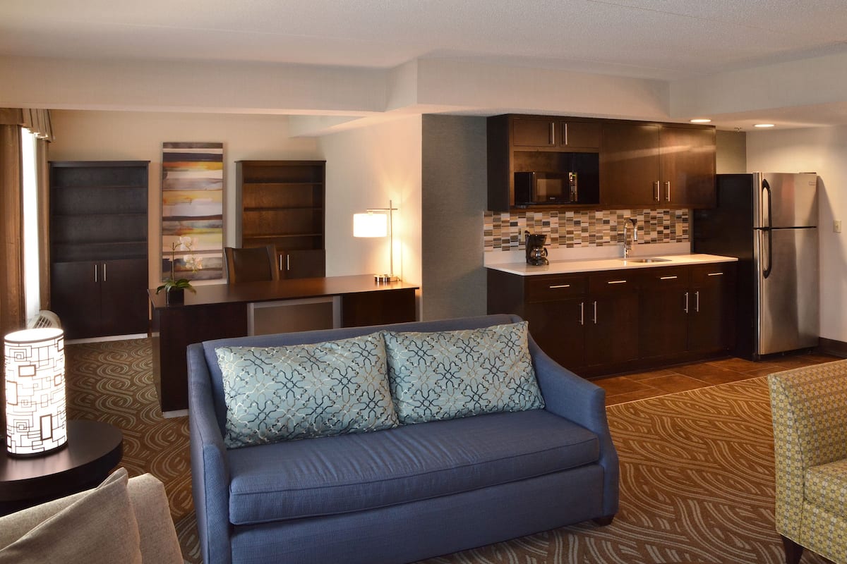 1 bedroom, in-room safe, desk, blackout drapes