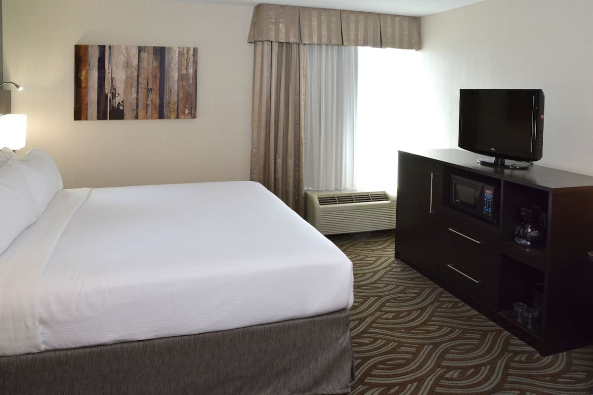 1 bedroom, in-room safe, desk, blackout drapes