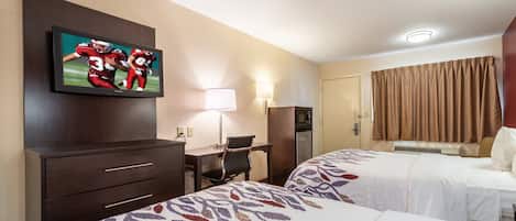 Quarto luxo, 2 camas de casal (Smoke Free) | Cofres nos quartos, escrivaninha, cortinas blackout, berços grátis