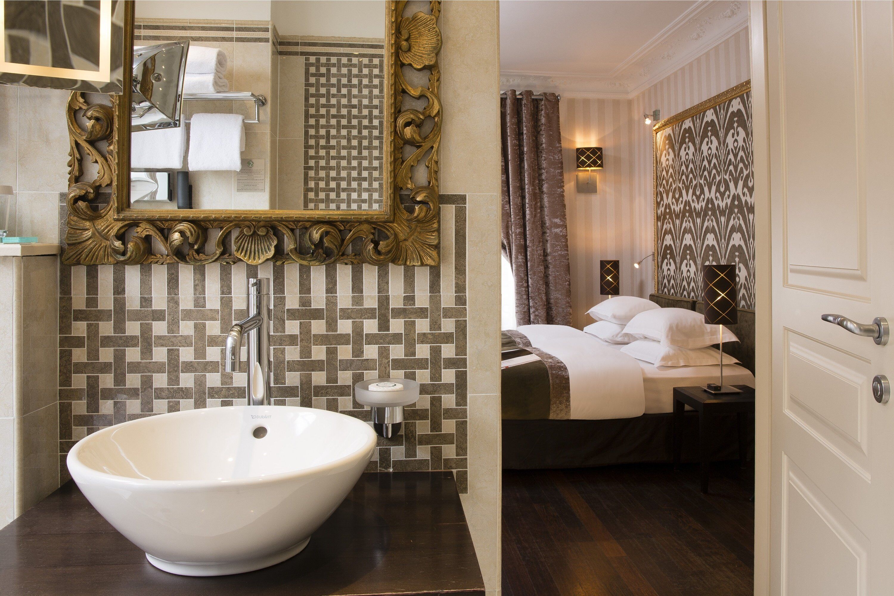 superior twin room | bathroom | combined shower/bathtub, designer toiletries, hair dryer, slippers