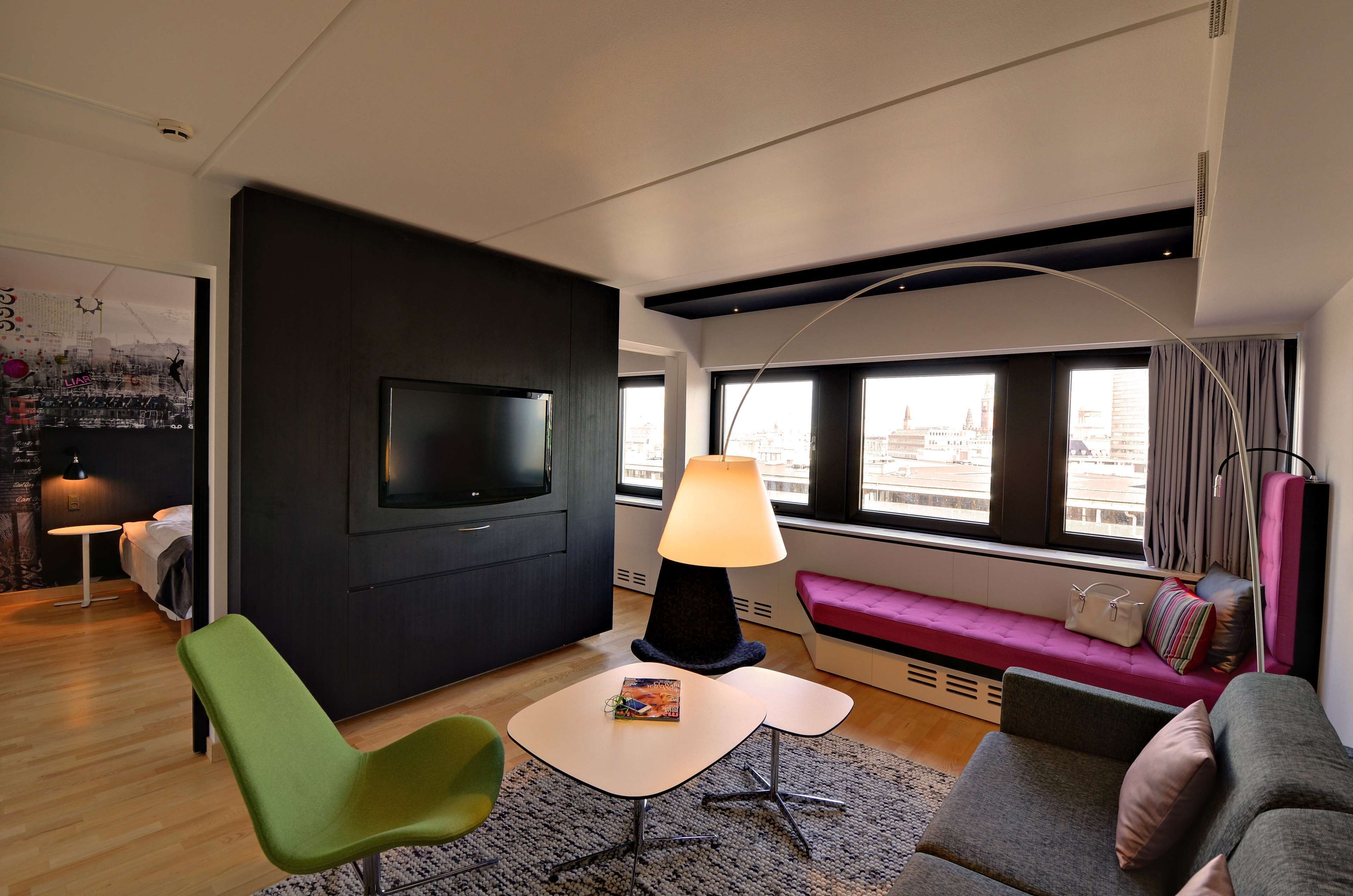 junior suite | 1 bedroom, in-room safe, laptop workspace, soundproofing