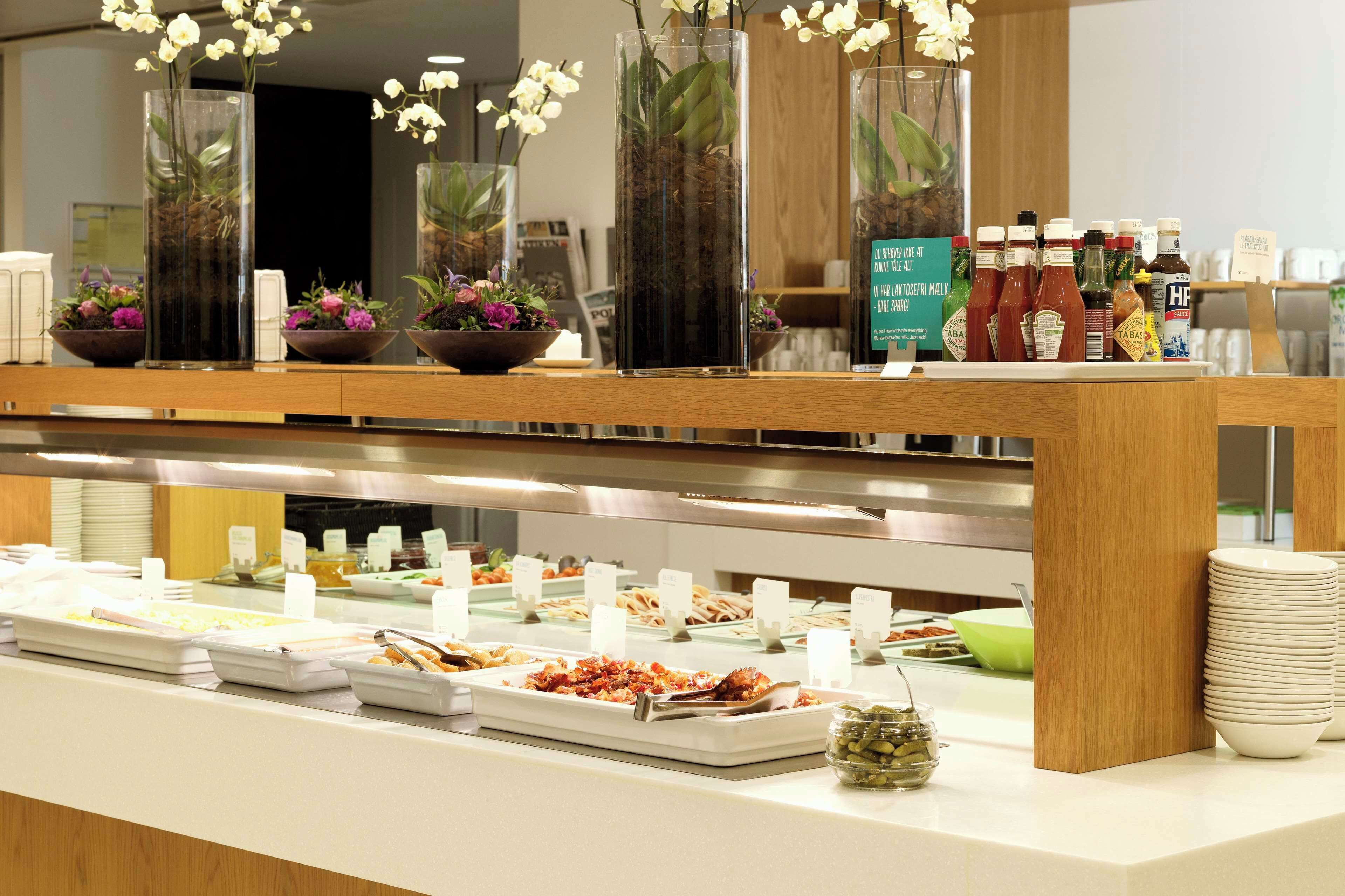 daily buffet breakfast (dkk 229 per person)