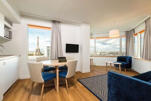 Premium bedding, in-room safe, desk, soundproofing