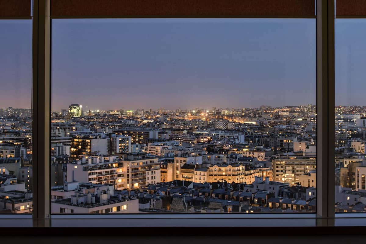 Studio, 1 giường đôi hoặc 2 giường đơn, cao tầng (Eiffel Tower View) | Bộ đồ giường cao cấp, két bảo mật tại phòng, bàn, phòng cách âm