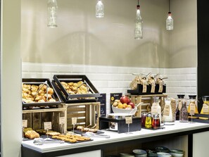 Daily buffet breakfast for a fee - Aparthotel Adagio Paris Centre Tour Eiffel (Paris)