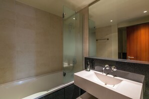Bathtub dan perlengkapan kamar mandi ramah lingkungan