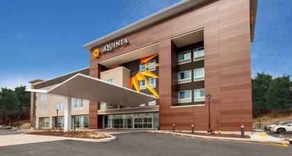 La Quinta Inn & Suites by Wyndham Middletown-Goshen