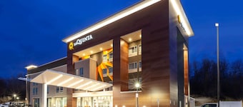 La Quinta Inn & Suites by Wyndham Middletown-Goshen