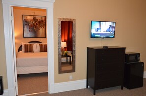 Deluxe-Suite, 1 Queen-Bett, Stadtblick, Eckzimmer | Wohnzimmer