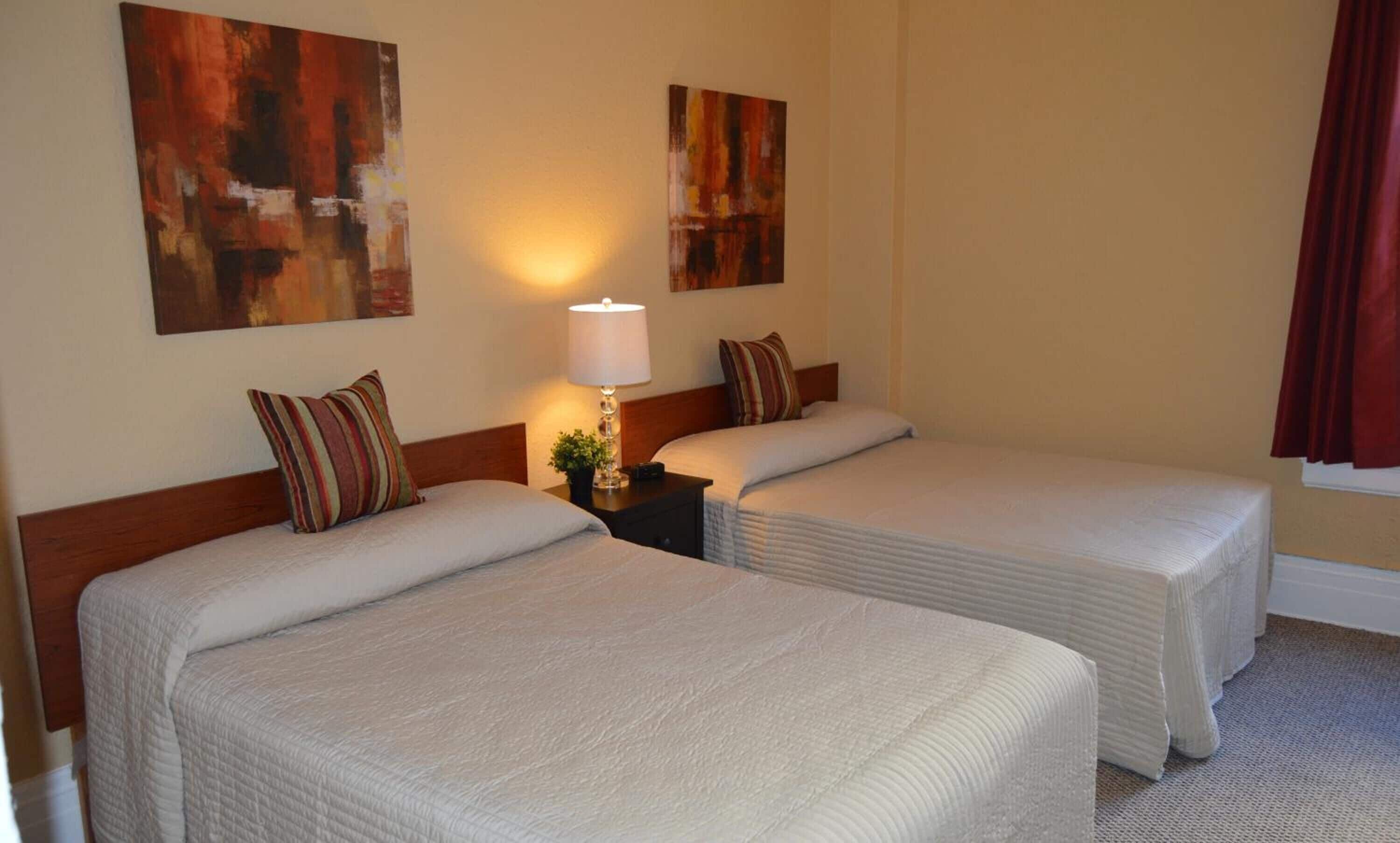 Photo - SF Plaza Hotel