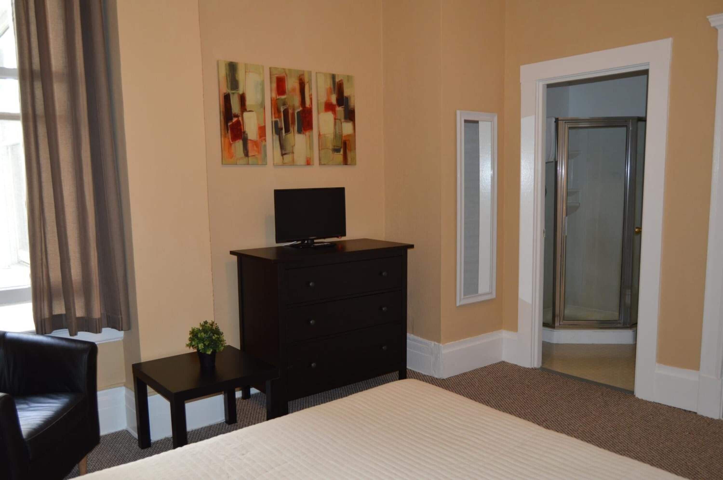 Photo - SF Plaza Hotel